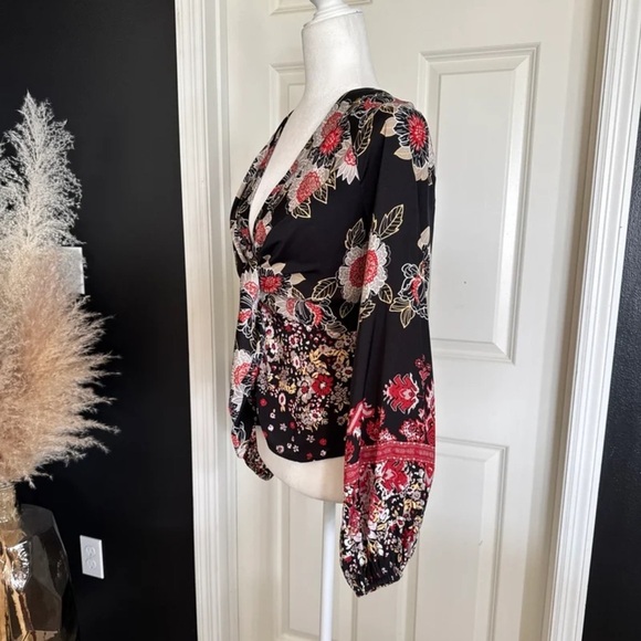 Free People Run Free Tunic in Black
size XS - Picture 11 of 12